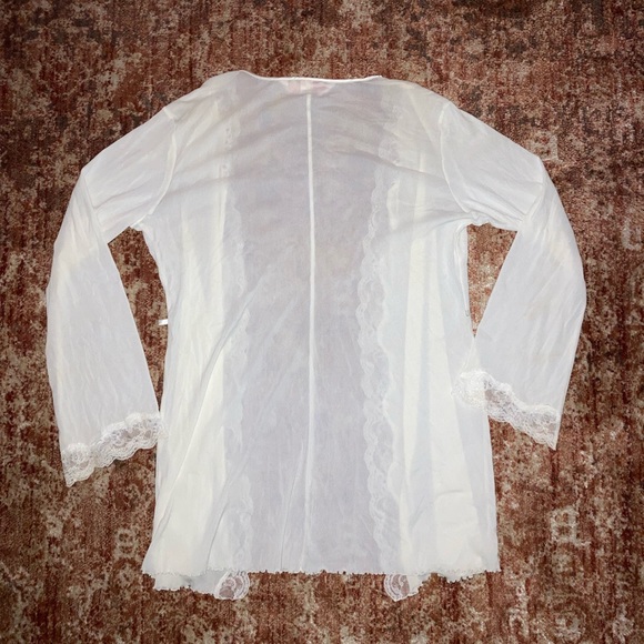 Vintage White Robe - Picture 3 of 6